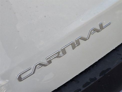 New 2026 Kia Carnival LXS image 8