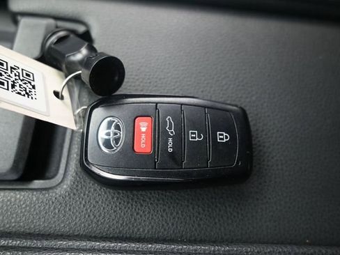 Used 2025 Toyota Grand Highlander AWD image 10