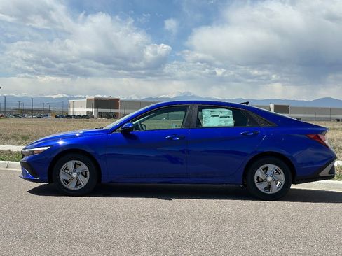 New 2025 Hyundai Elantra SE w/ Cargo Package image 5