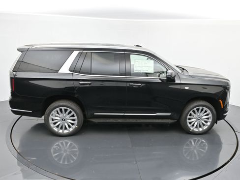 New 2026 Cadillac Escalade 4WD w/ LPO, Floor Liner Package image 28