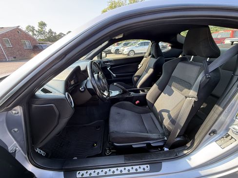Used 2020 Toyota 86 RWD image 4