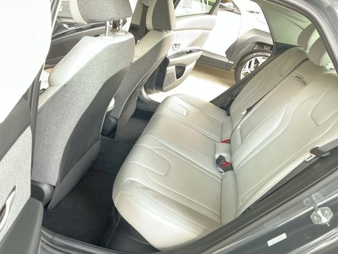 Certified 2023 Hyundai Elantra Limited image 13