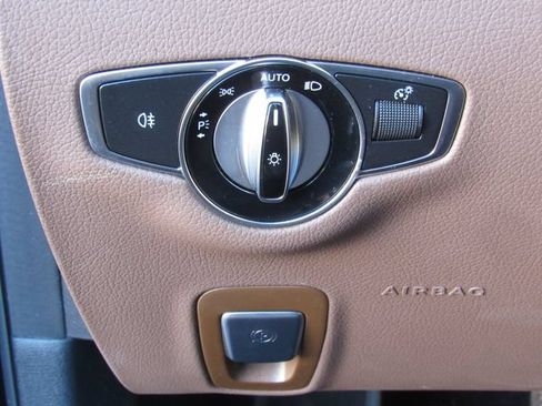 Used 2021 Mercedes-Benz E 350 4MATIC Sedan image 35