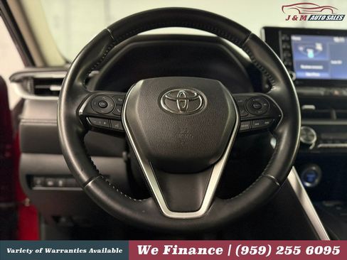 Used 2021 Toyota Venza LE w/ Carpet Mat Package (TMS) AWD/4WD image 23