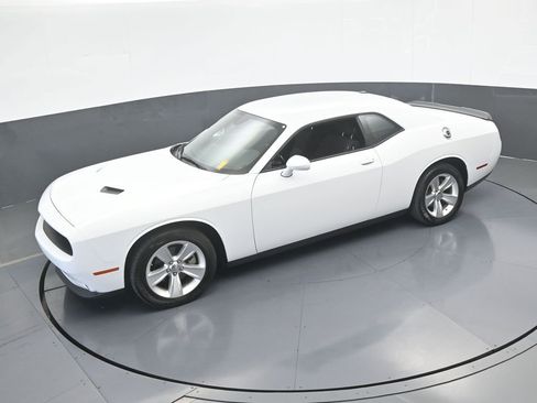 Used 2023 Dodge Challenger SXT image 40