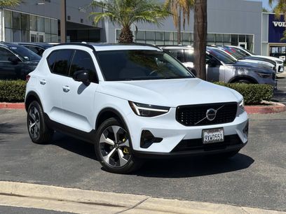 Used 2026 Volvo XC40 B5 Plus w/ Protection Package Premier