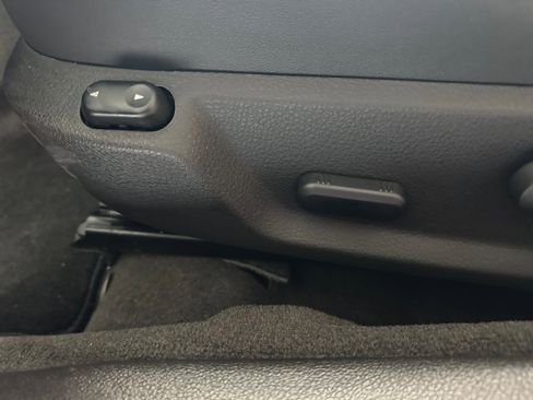 Used 2011 Ford Mustang Shelby GT500 w/ SVT Performance Pkg image 22