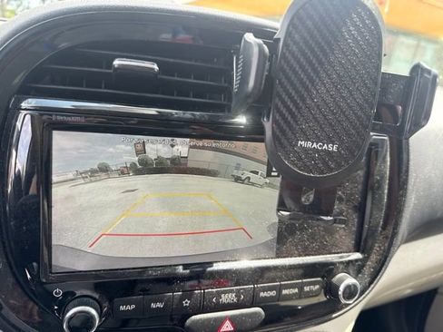 Used 2021 Kia Soul EX FWD image 4