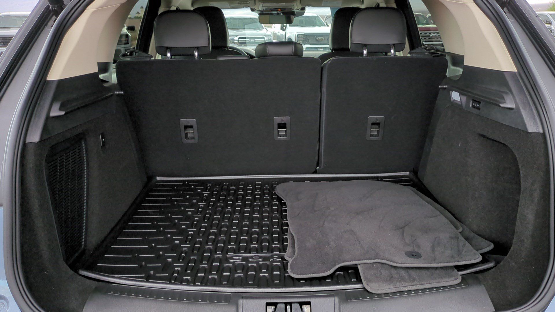 Used 2023 Lincoln Corsair FWD w/ Equipment Group 102A image 30