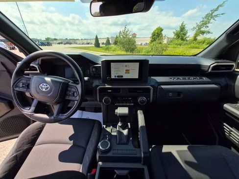 Used 2025 Toyota Tacoma SR AWD/4WD image 37