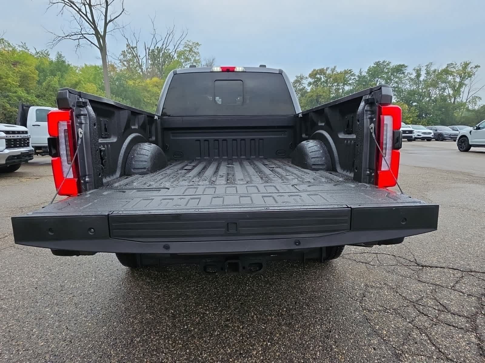 Used 2023 Ford F250 Limited w/ FX4 Off-Road Package AWD/4WD image 8
