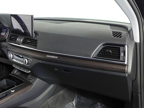 Used 2023 Audi Q5 2.0T Premium w/ Convenience Package image 14