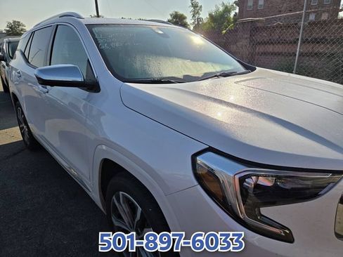 Used 2020 GMC Terrain Denali w/ Denali Premium Package FWD image 3