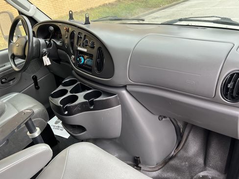 Used 2008 Ford E-350 and Econoline 350 Super Duty image 15