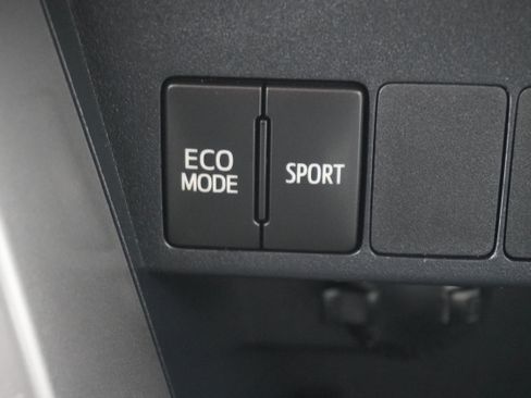 Used 2017 Toyota RAV4 XLE w/ Plus Special Value Package FWD image 20