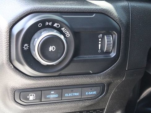 Used 2023 Jeep Wrangler Unlimited Sahara w/ Cold Weather Group AWD/4WD image 13
