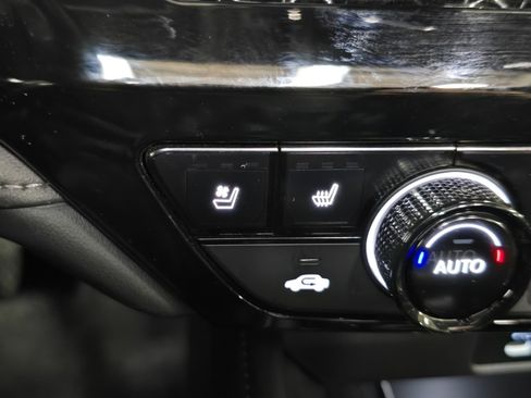 Used 2024 Honda Accord Touring image 9