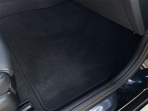 Used 2023 BMW M550i xDrive w/ Dynamic Handling Package image 39