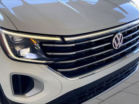 Used 2024 Volkswagen Atlas SE FWD image 29