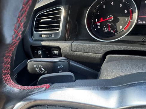 Used 2017 Volkswagen GTI SE FWD image 11