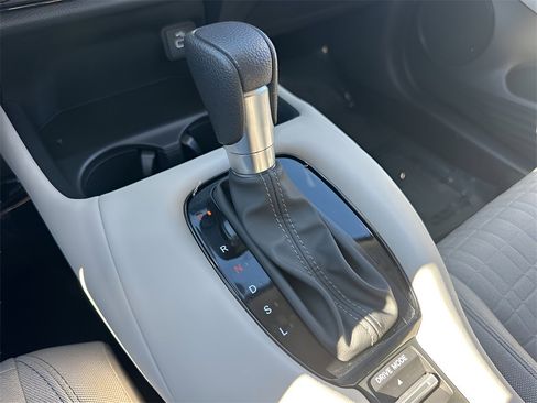 Used 2025 Honda HR-V LX image 15