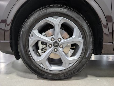 Used 2023 Ford Escape ST-Line Select w/ Class II Trailer Tow Package AWD/4WD image 9