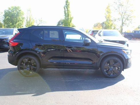 New 2026 Volvo XC40 B5 Ultra w/ Climate Package image 2
