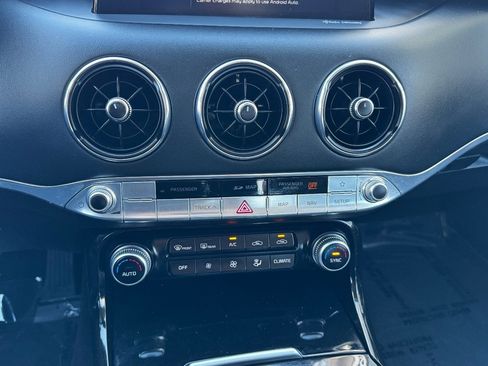 Used 2018 Kia Stinger Premium image 26