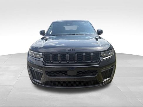 New 2026 Jeep Grand Cherokee Limited w/ Limited Altitude Package AWD/4WD image 8