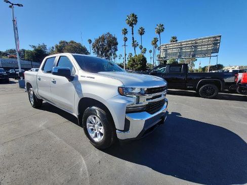 Used 2021 Chevrolet Silverado 1500 LT image 2
