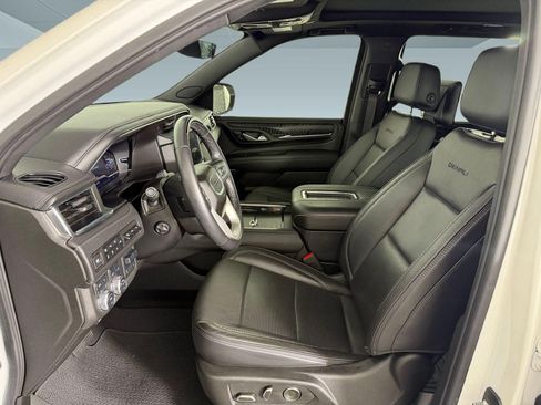 Used 2024 GMC Yukon Denali w/ Denali Reserve Package AWD/4WD image 5