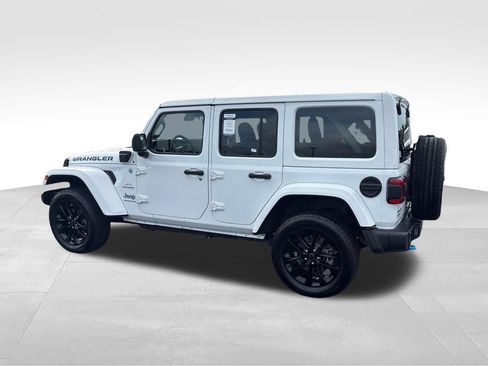Used 2024 Jeep Wrangler Unlimited Sahara w/ Safety Group AWD/4WD image 3