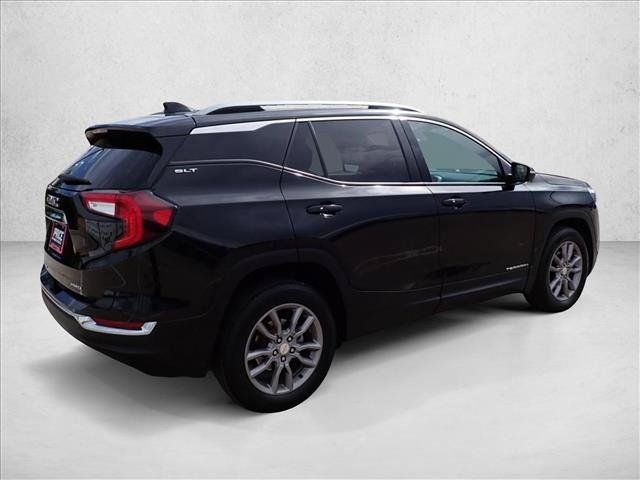 Used 2024 GMC Terrain SLT AWD/4WD image 4
