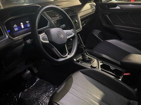 Used 2022 Volkswagen Tiguan SE AWD/4WD image 11