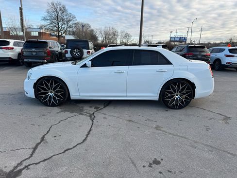 Used 2018 Chrysler 300 S w/ 300S Alloy Edition image 6