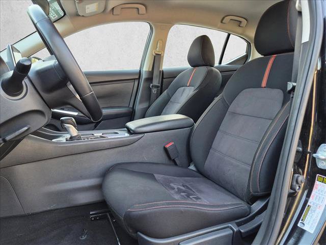 Used 2025 Nissan Sentra SR FWD image 15