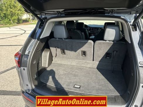Used 2019 Buick Enclave Essence AWD/4WD image 35