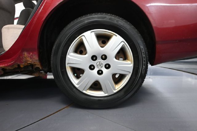 Used 2005 Toyota Corolla LE w/ Audio Value Pkg FWD image 9