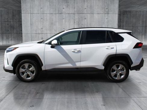 Used 2025 Toyota RAV4 XLE FWD image 2