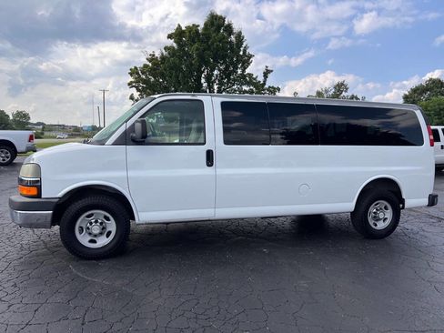 Used 2009 Chevrolet Express 3500 Extended Passenger w/ LT Preferred Equipment Group image 1