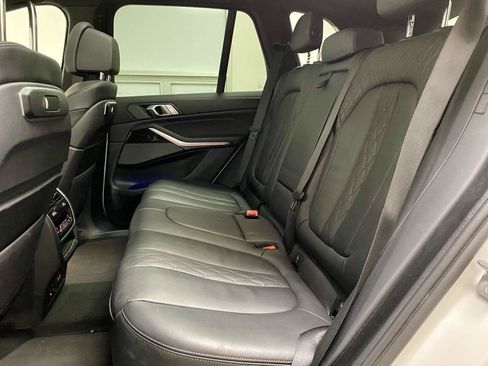 Used 2025 BMW X5 xDrive50e AWD/4WD image 17