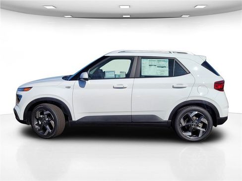 New 2025 Hyundai Venue SEL image 4
