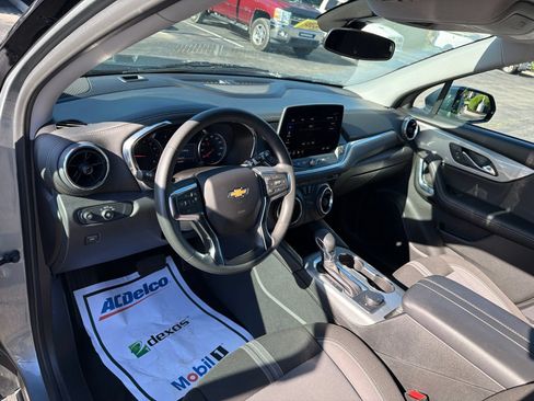 Used 2025 Chevrolet Blazer LT AWD/4WD image 10