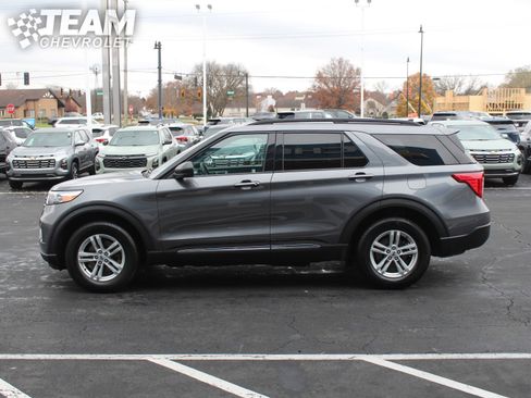 Used 2021 Ford Explorer XLT image 7