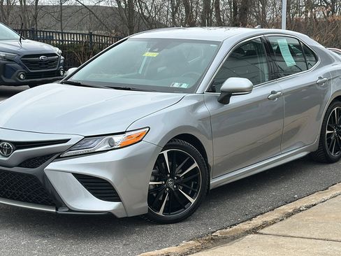 Used 2020 Toyota Camry XSE image 1