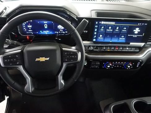 Used 2026 Chevrolet Silverado 1500 LT AWD/4WD image 12