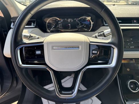 Used 2022 Land Rover Range Rover Velar S AWD/4WD image 16
