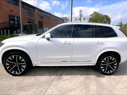 New 2026 Volvo XC90 T8 Plus AWD/4WD image 21