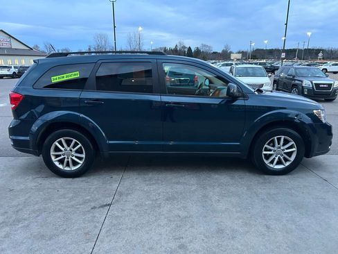 Used 2014 Dodge Journey SXT w/ Flexible Seating Group image 4