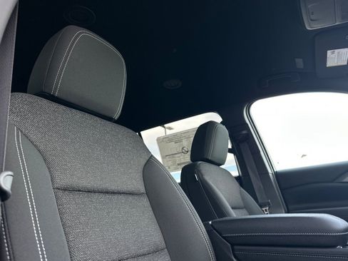 New 2026 Chevrolet Traverse LT image 18